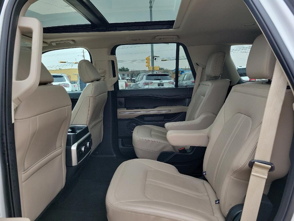 used 2024 Ford Expedition car, priced at $52,340