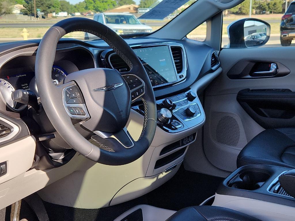 used 2023 Chrysler Pacifica car, priced at $24,637