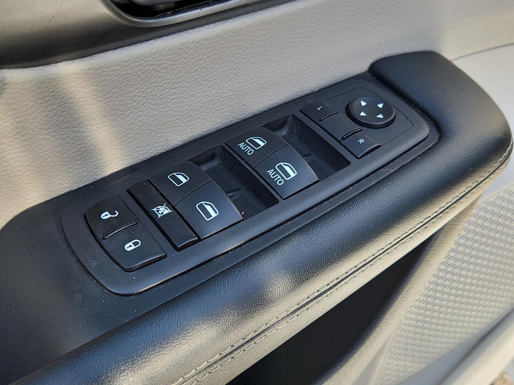 used 2023 Chrysler Pacifica car, priced at $24,637