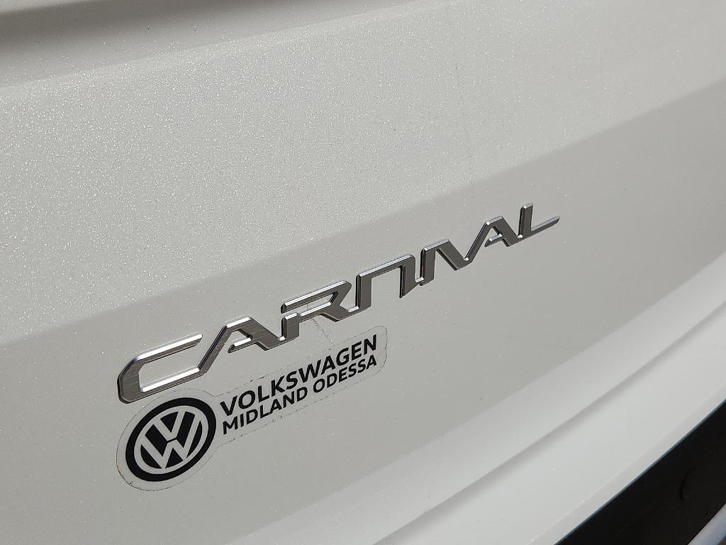 used 2024 Kia Carnival car, priced at $46,800