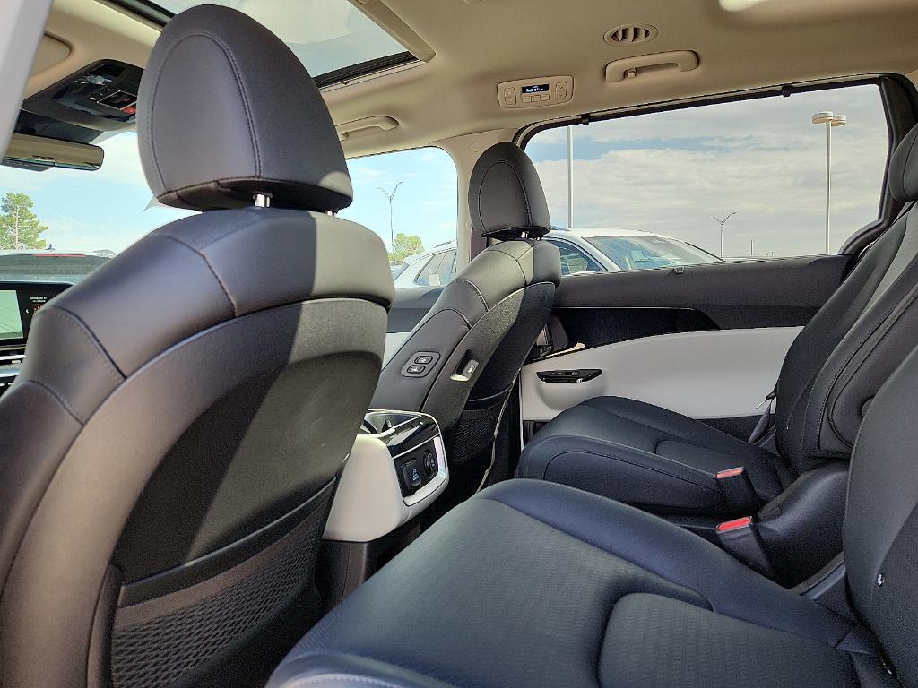 used 2024 Kia Carnival car, priced at $46,800