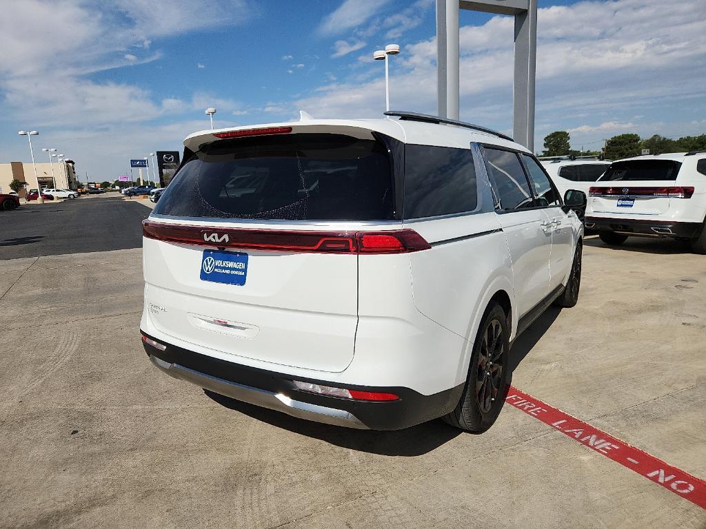 used 2024 Kia Carnival car, priced at $46,800