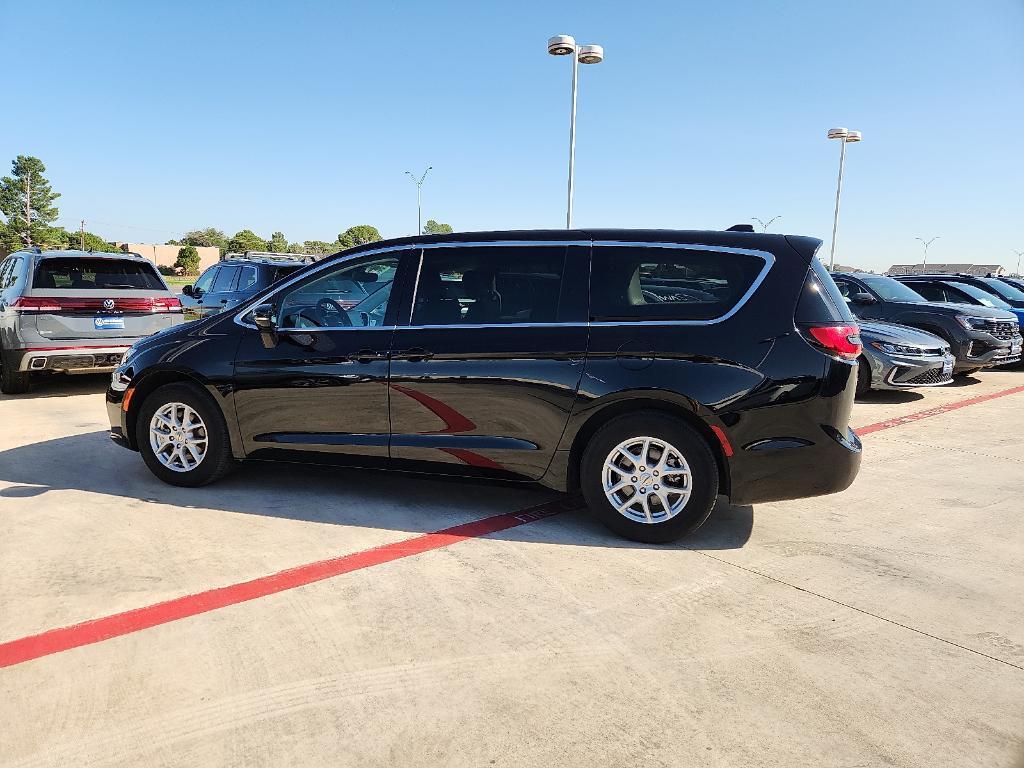 used 2024 Chrysler Pacifica car, priced at $29,995