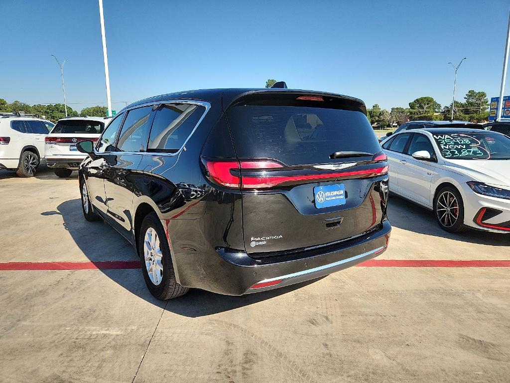 used 2024 Chrysler Pacifica car, priced at $29,995