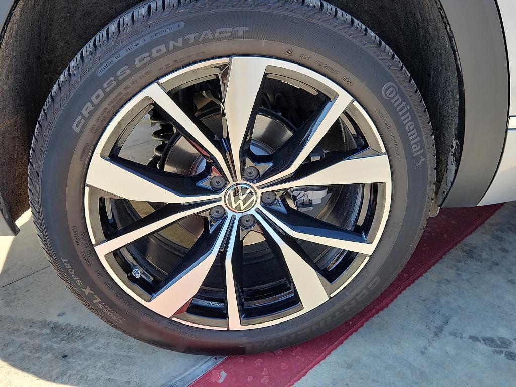 used 2025 Volkswagen Atlas car, priced at $49,445