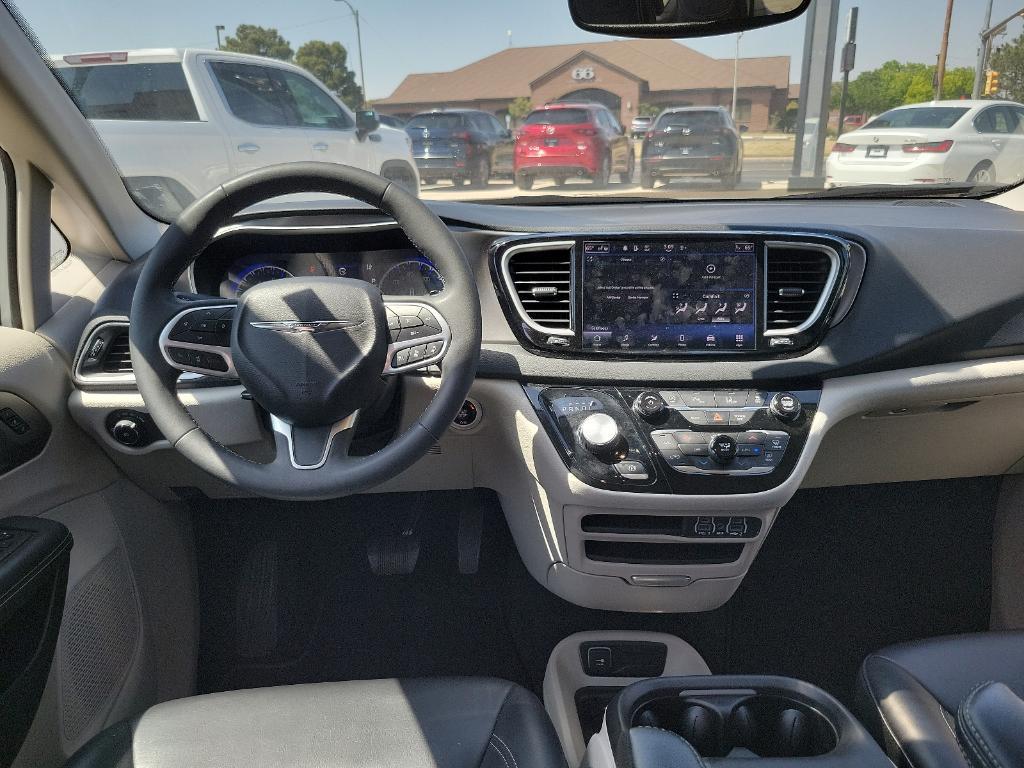 used 2023 Chrysler Pacifica car, priced at $24,984