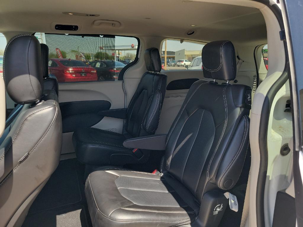 used 2023 Chrysler Pacifica car, priced at $24,984