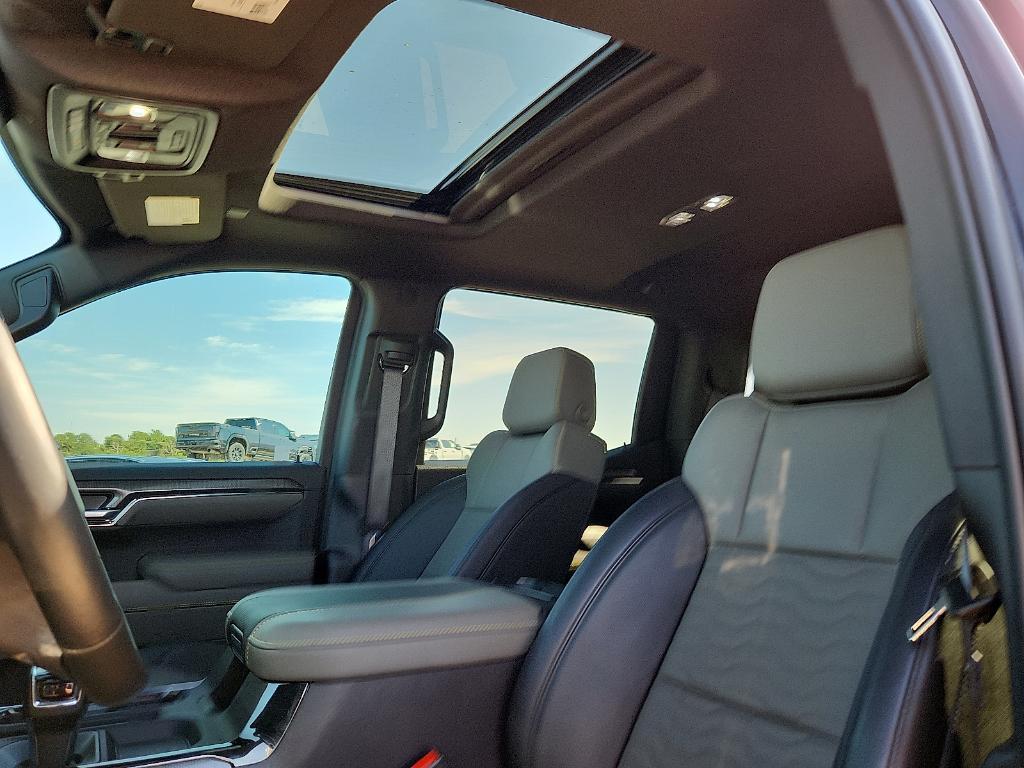 used 2024 Chevrolet Silverado 1500 car, priced at $59,995