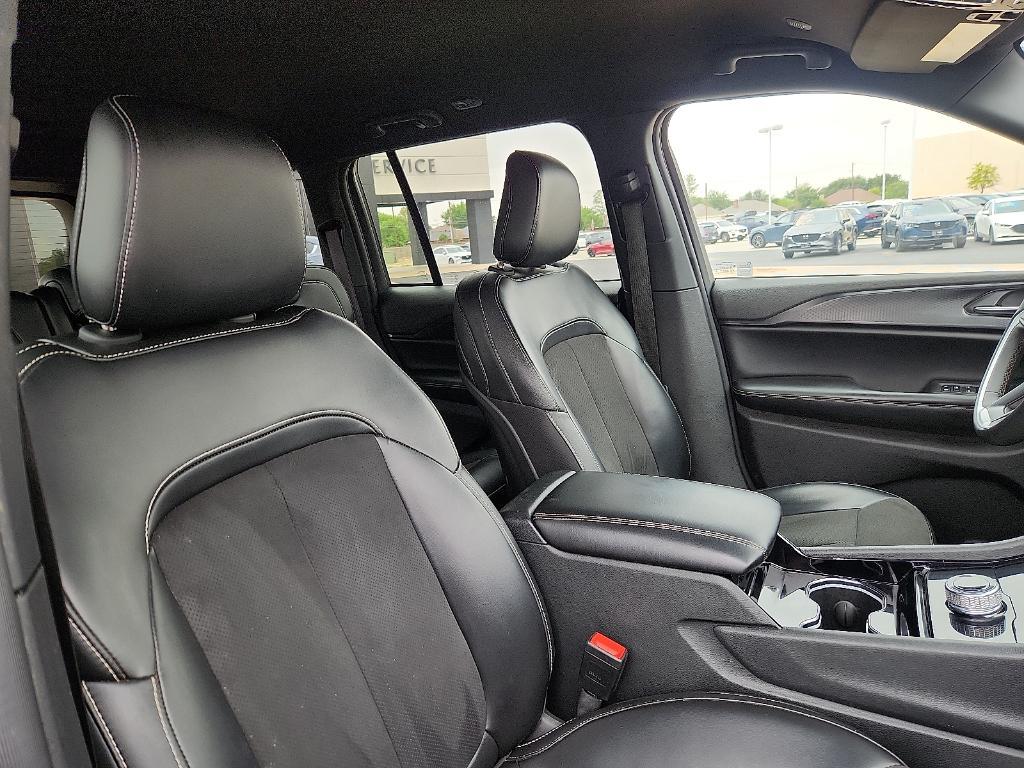 used 2023 Jeep Grand Cherokee car, priced at $30,471
