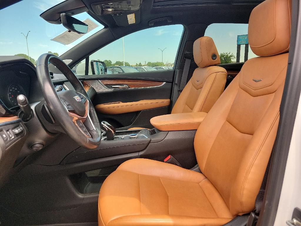used 2022 Cadillac XT5 car, priced at $31,765