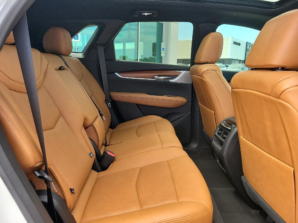 used 2022 Cadillac XT5 car, priced at $31,765