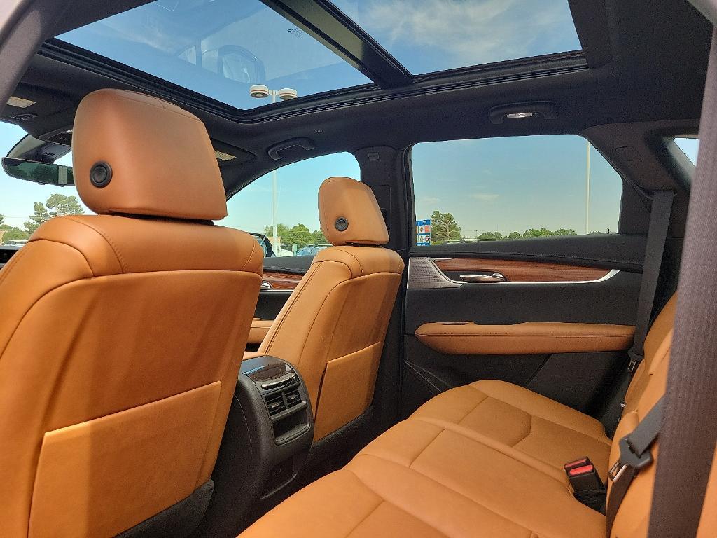 used 2022 Cadillac XT5 car, priced at $31,765