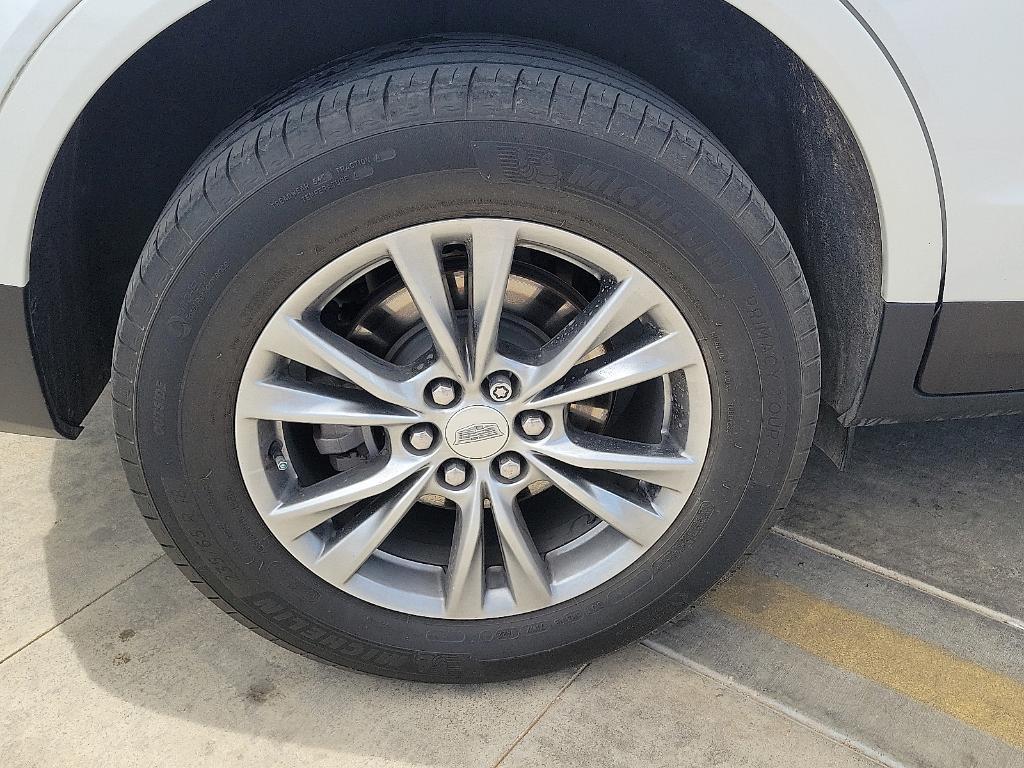used 2022 Cadillac XT5 car, priced at $31,765