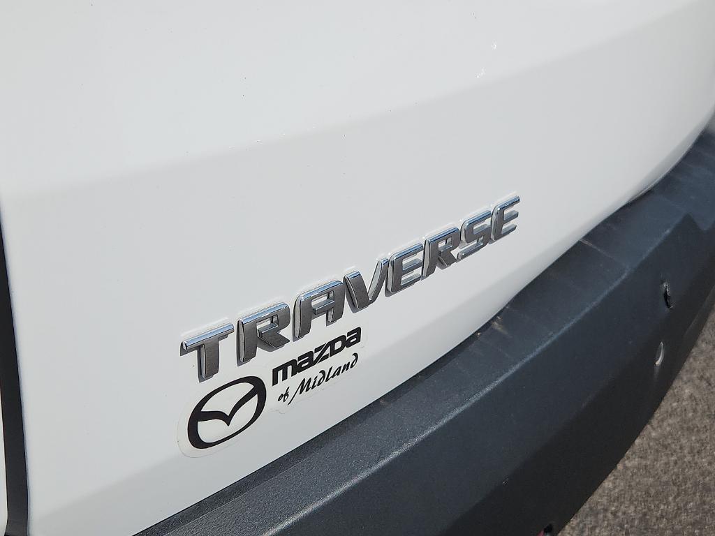 used 2022 Chevrolet Traverse car, priced at $25,216