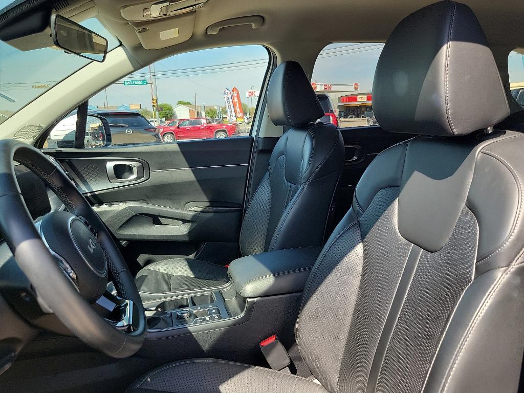 used 2024 Kia Sorento car, priced at $26,489