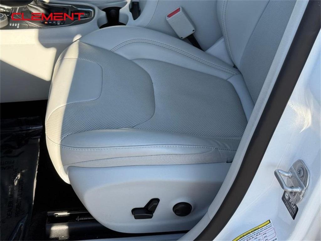 used 2022 Jeep Cherokee car, priced at $23,500