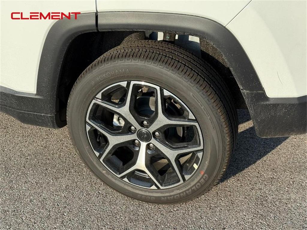 new 2026 Jeep Compass car, priced at $31,105