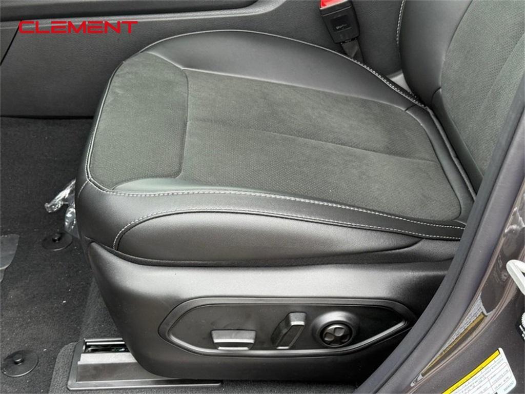new 2025 Jeep Grand Cherokee L car, priced at $45,217