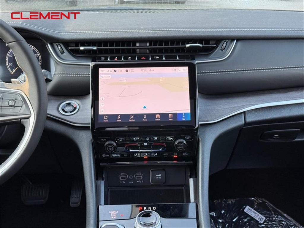 new 2025 Jeep Grand Cherokee car, priced at $49,390