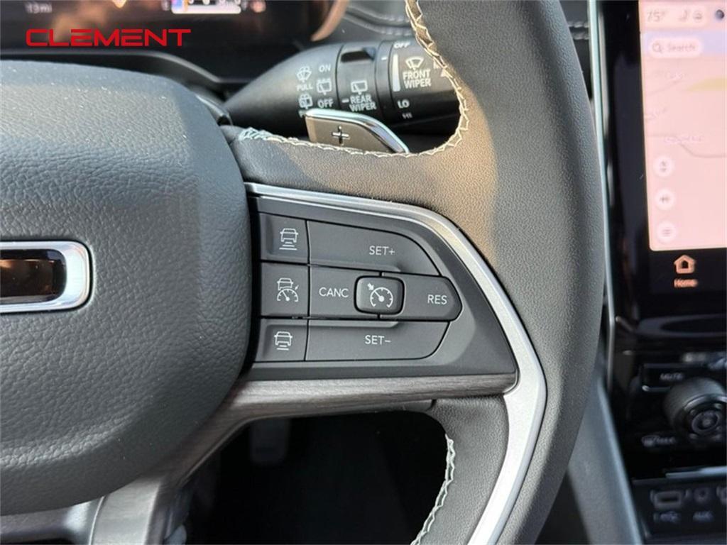 new 2025 Jeep Grand Cherokee car, priced at $49,390