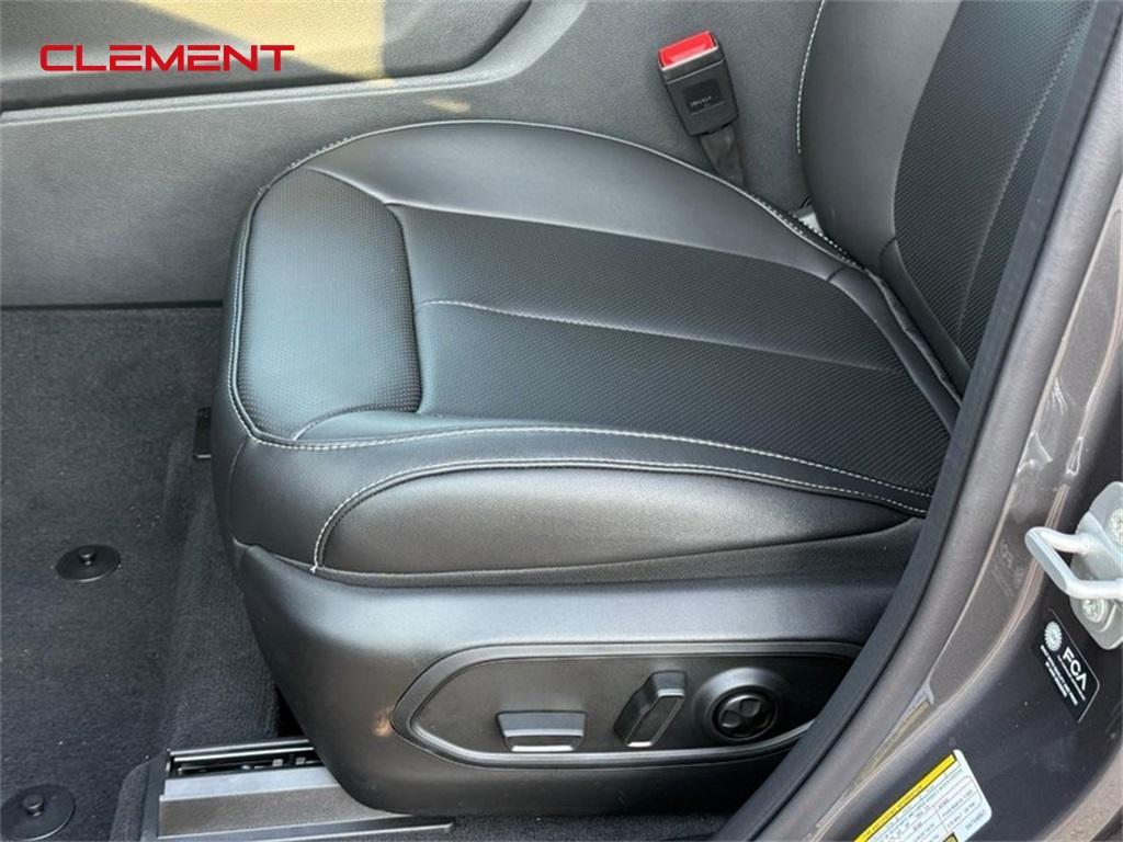 new 2025 Jeep Grand Cherokee car, priced at $49,390