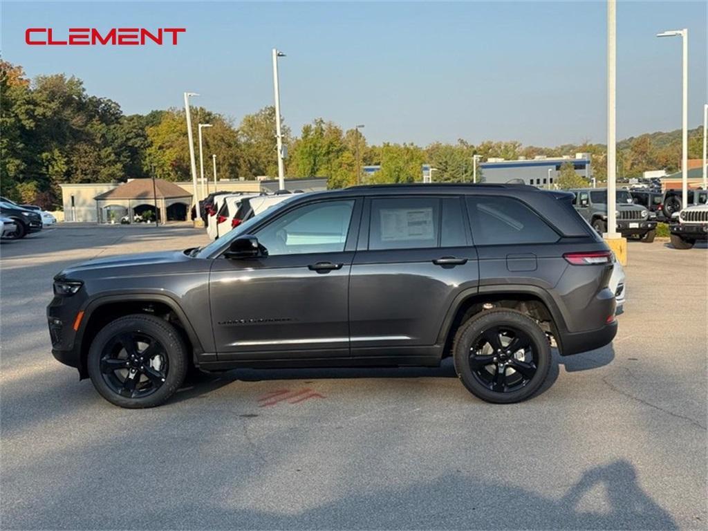 new 2025 Jeep Grand Cherokee car, priced at $49,390