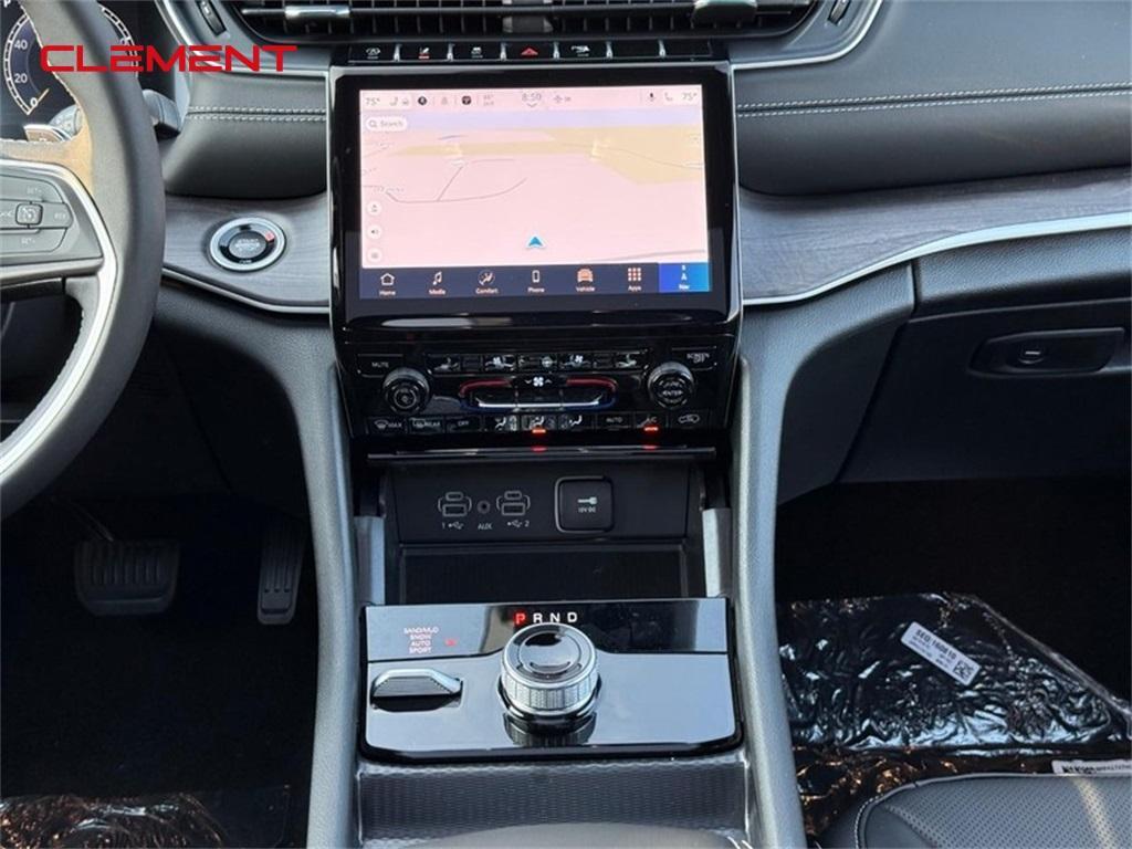 new 2025 Jeep Grand Cherokee car, priced at $49,390