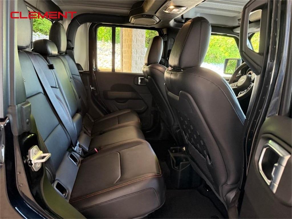 new 2023 Jeep Gladiator car, priced at $47,098