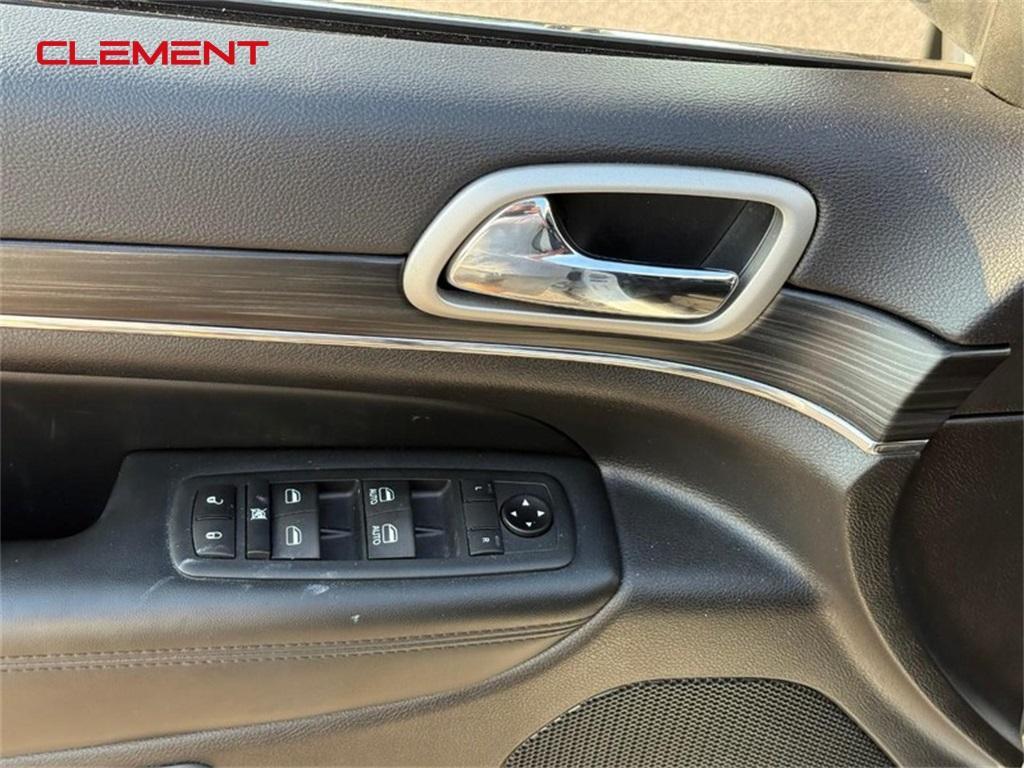 used 2021 Jeep Grand Cherokee car, priced at $29,300