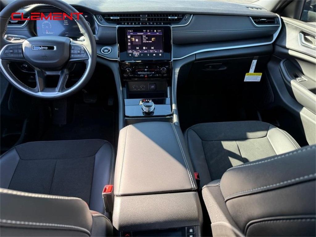 new 2025 Jeep Grand Cherokee L car, priced at $41,946