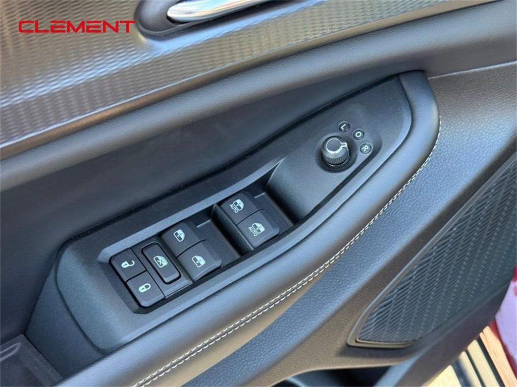 new 2025 Jeep Grand Cherokee L car, priced at $41,946