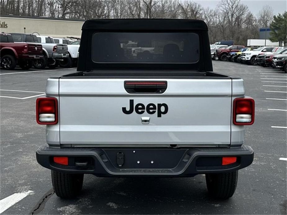 new 2024 Jeep Gladiator car, priced at $45,660