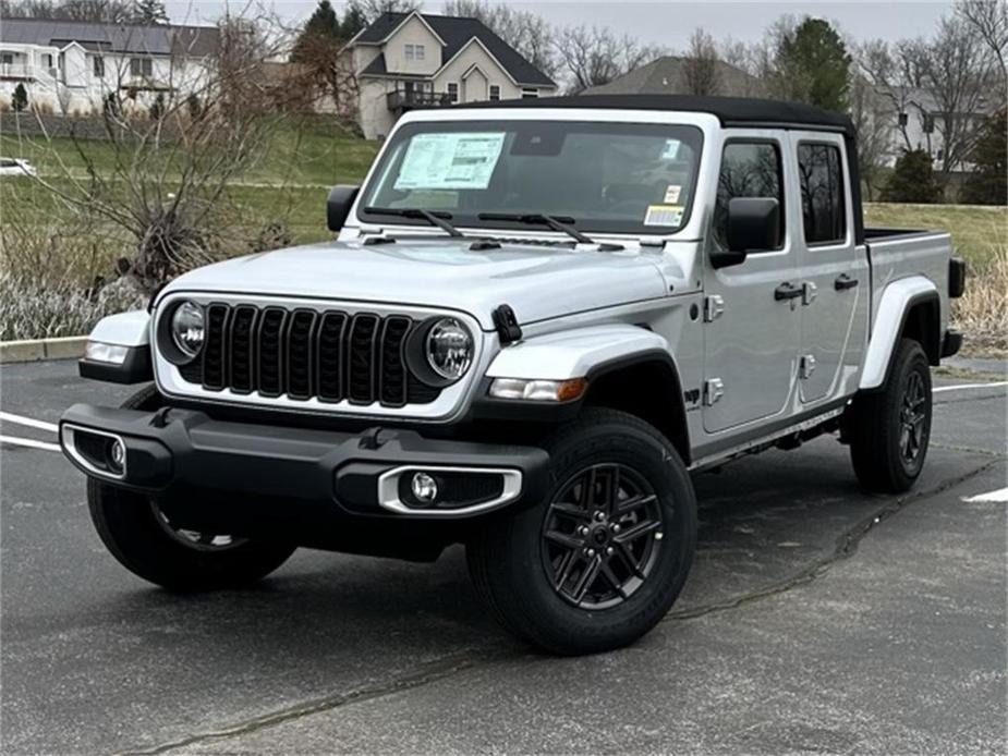 new 2024 Jeep Gladiator car, priced at $42,160