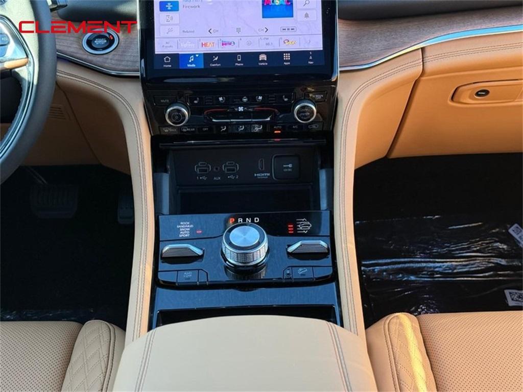 new 2025 Jeep Grand Cherokee car, priced at $62,240