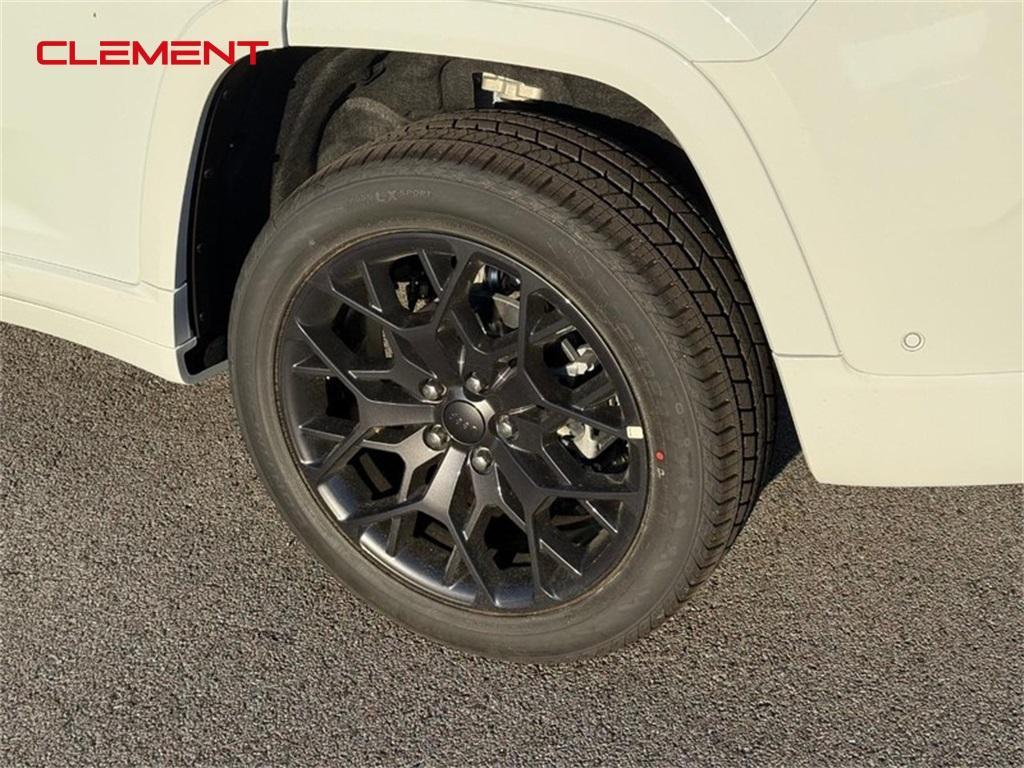 new 2025 Jeep Grand Cherokee car, priced at $62,240