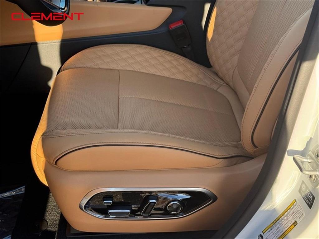 new 2025 Jeep Grand Cherokee car, priced at $62,240