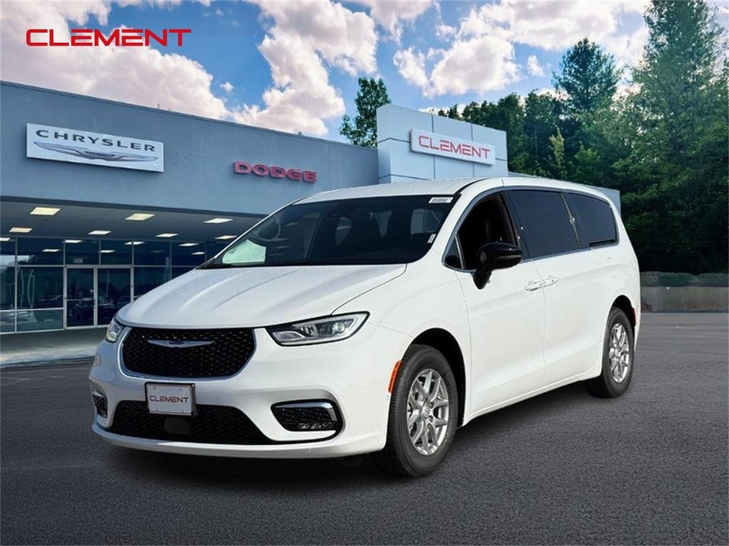 new 2026 Chrysler Pacifica car, priced at $40,722