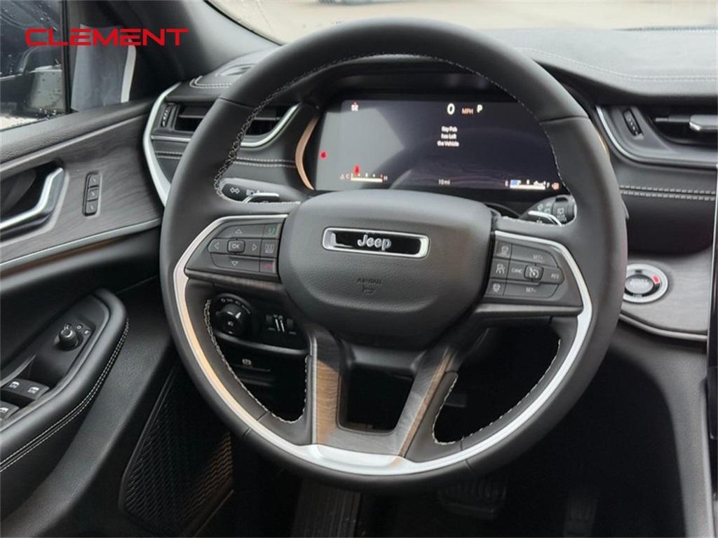 new 2025 Jeep Grand Cherokee car, priced at $47,850