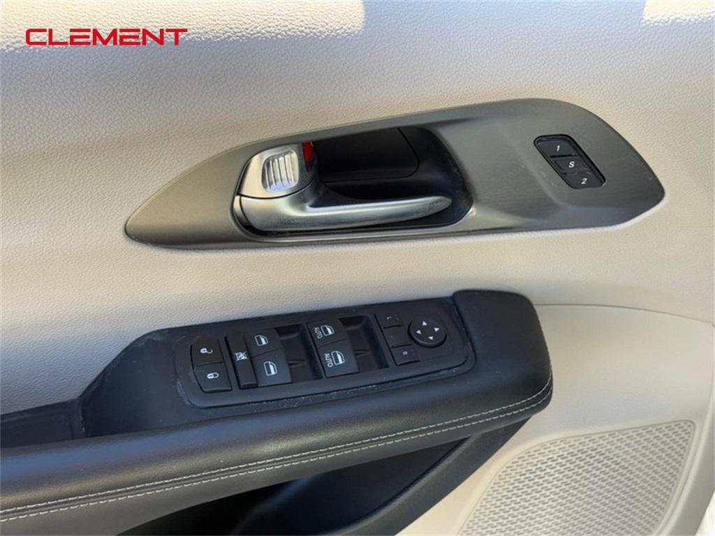 used 2023 Chrysler Pacifica car, priced at $22,700