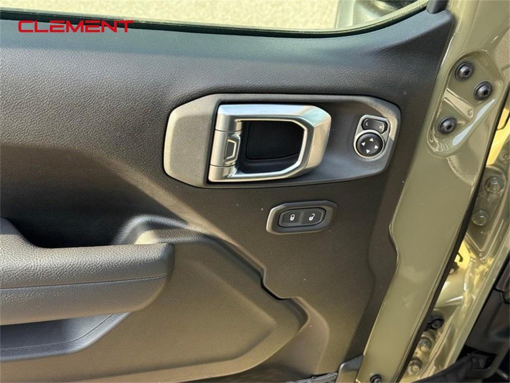 new 2025 Jeep Wrangler car, priced at $45,895