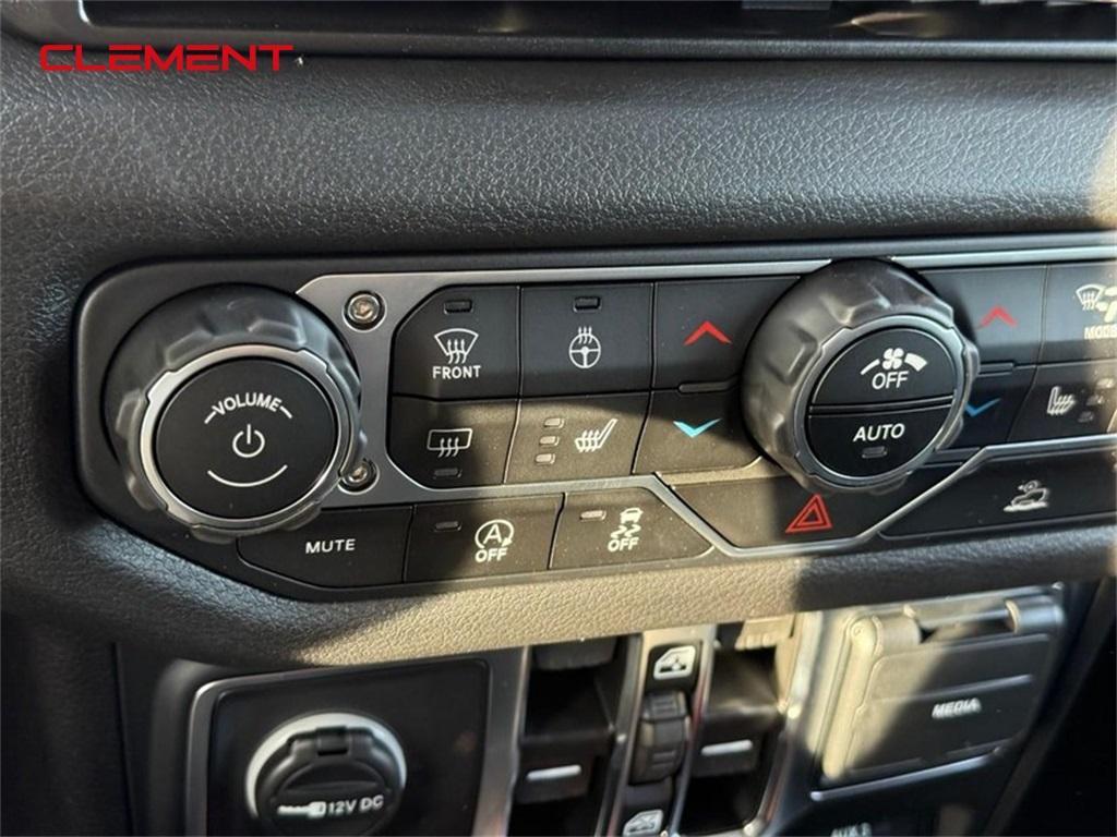 new 2025 Jeep Wrangler car, priced at $45,895