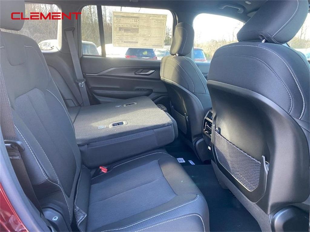 new 2025 Jeep Grand Cherokee car, priced at $37,854