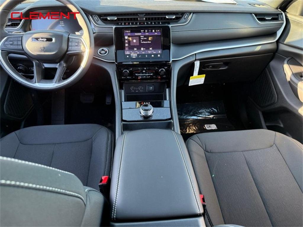 new 2025 Jeep Grand Cherokee car, priced at $37,184