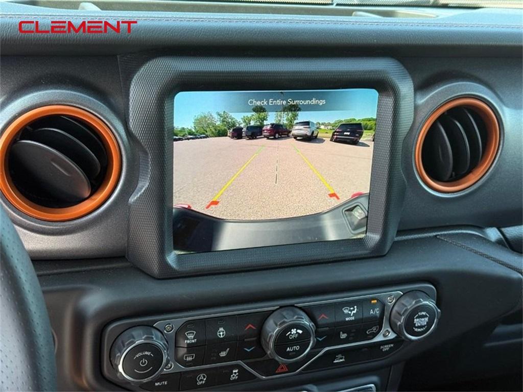 new 2023 Jeep Gladiator car, priced at $47,098