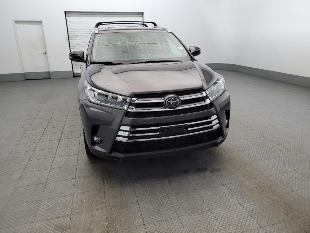 used 2018 Toyota Highlander car, priced at $26,695