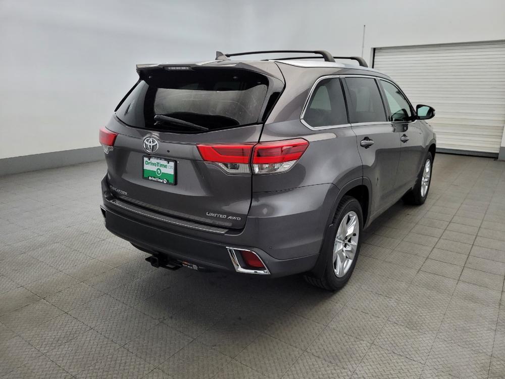 used 2018 Toyota Highlander car, priced at $26,695