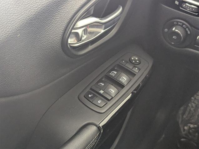 used 2023 Jeep Cherokee car, priced at $19,788