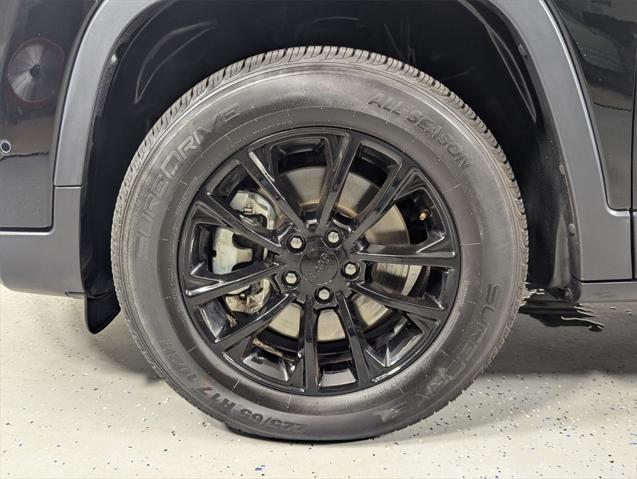 used 2023 Jeep Cherokee car, priced at $19,788