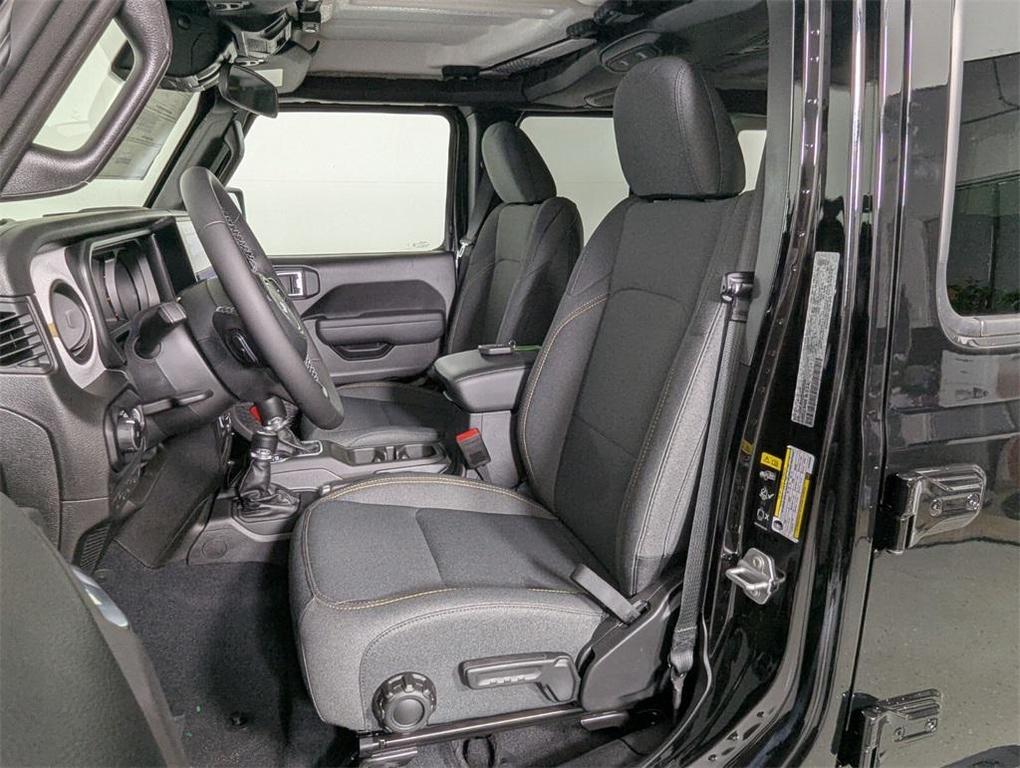 new 2025 Jeep Wrangler car, priced at $43,569