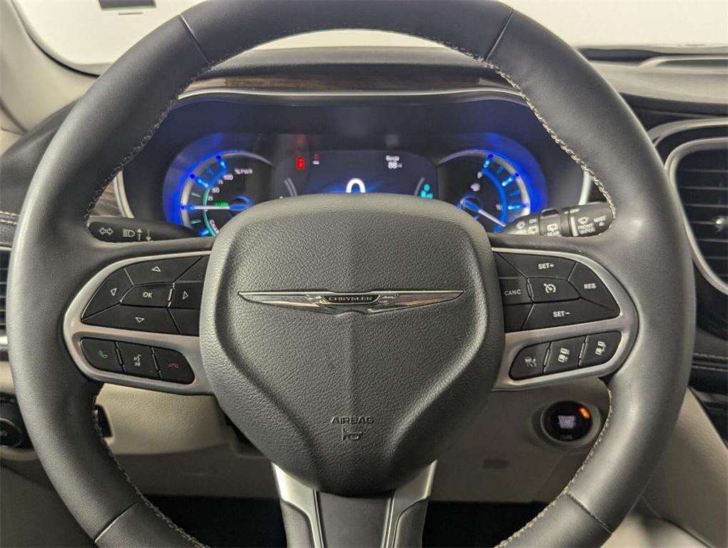 used 2023 Chrysler Pacifica Hybrid car, priced at $23,788